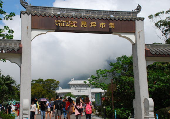  Enjoy a last minute flight to Hong Kong so you can experience the enriching sights of Ngong Ping. - IFlyFirstClass