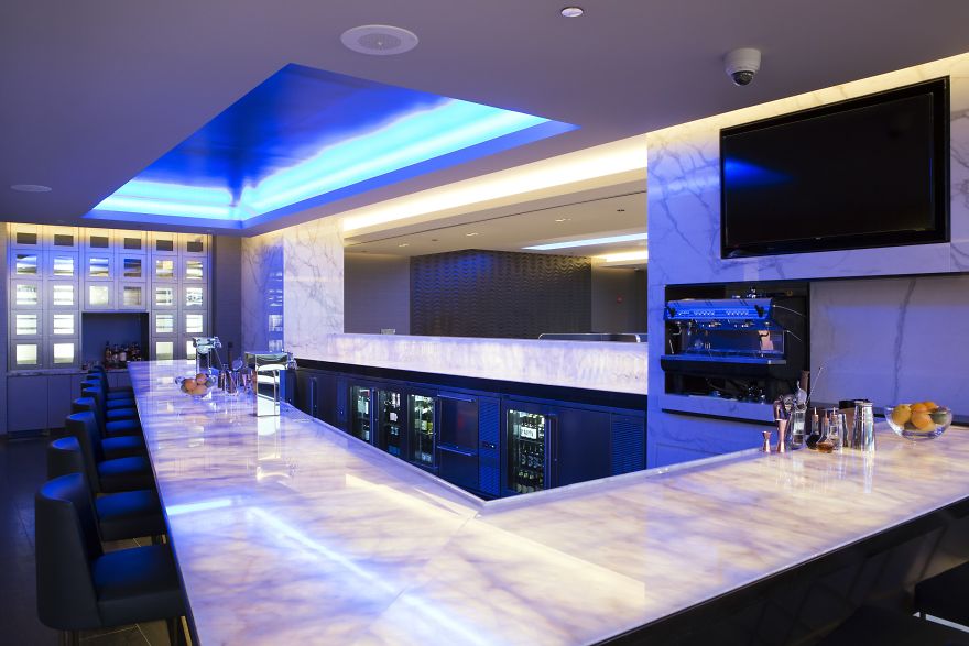 United Airlines Polaris Lounge in Chicago United Airlines Polaris Lounge in Chicago - IFlyFirstClass
