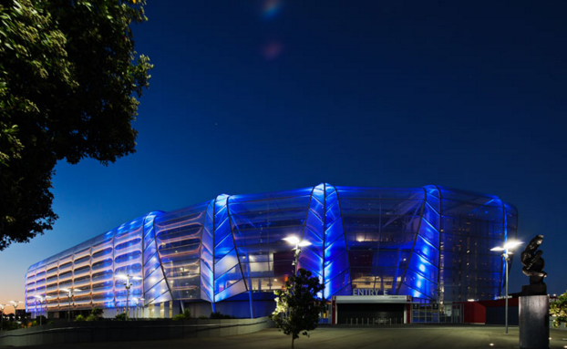  Time your business class flight to Auckland to coincide with the rugby union season so you can experience a Blues or All Blacks match at Eden Park. - IFlyFirstClass