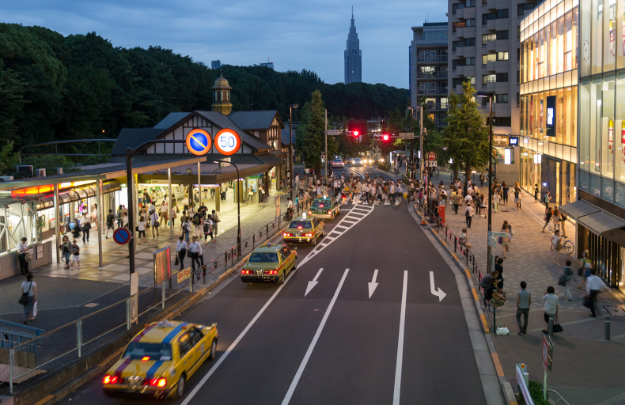  Trend-setters relish business class flights and shopping in Harajuku - IFlyFirstClass