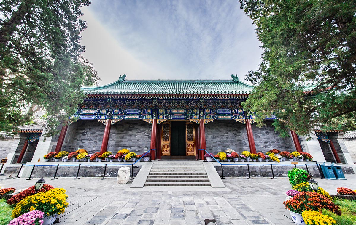 Book first class flight deals to Beijing to explore Prince Gong Mansion. Book first class flight deals to Beijing to explore Prince Gong Mansion. - IFlyFirstClass