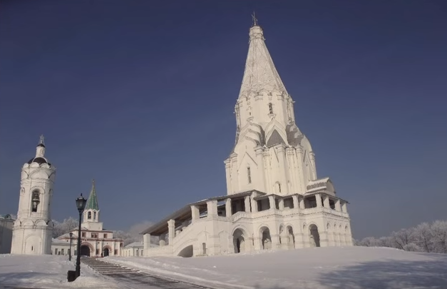 Summer Palaces and Stone Age Settlements in Kolomenskoye Offer a First Class Lesson in Russian History - IFlyFirstClass
