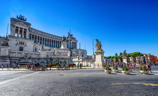 First Class Airline Tickets from Chicago to Rome - IFlyFirstClass